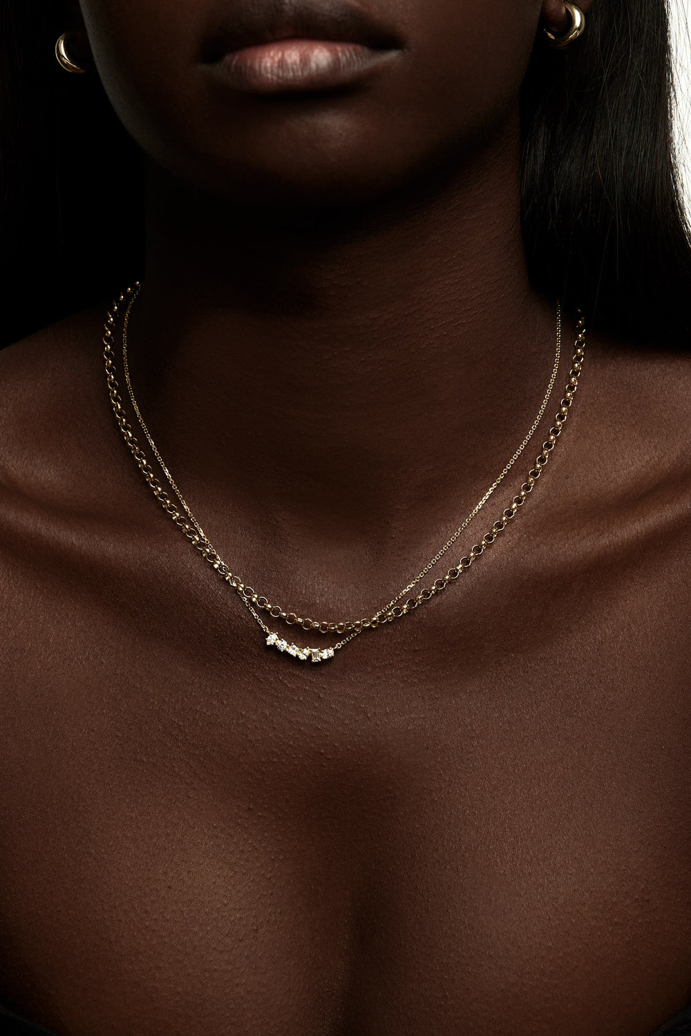 Scattered Diamond Curved Bar Necklace | 18K Yellow Gold