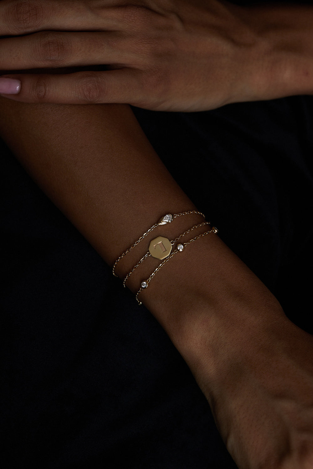 Letter Bracelet | 9K Gold| Natasha Schweitzer