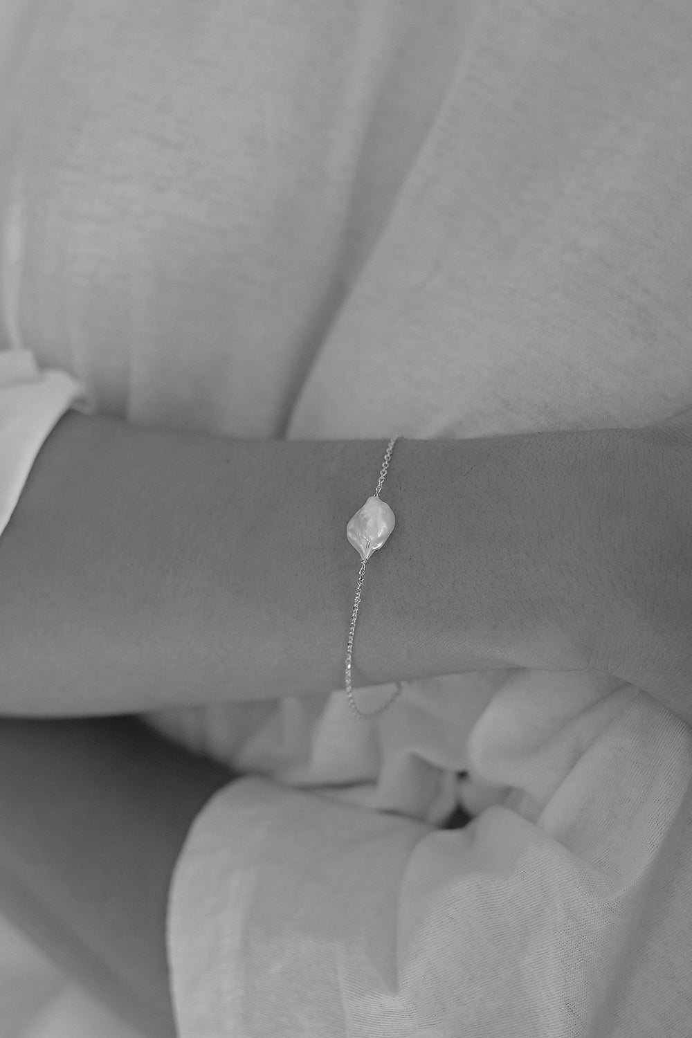 Baroque Pearl Bracelet | Silver| Natasha Schweitzer