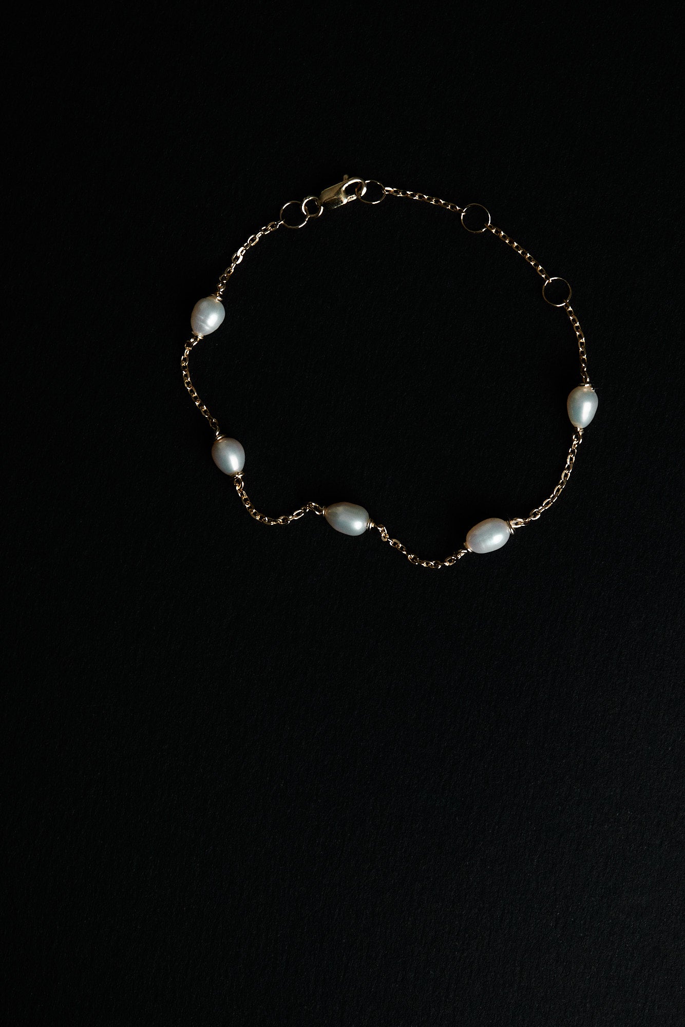 Oval Pearl Bracelet | Silver| Natasha Schweitzer