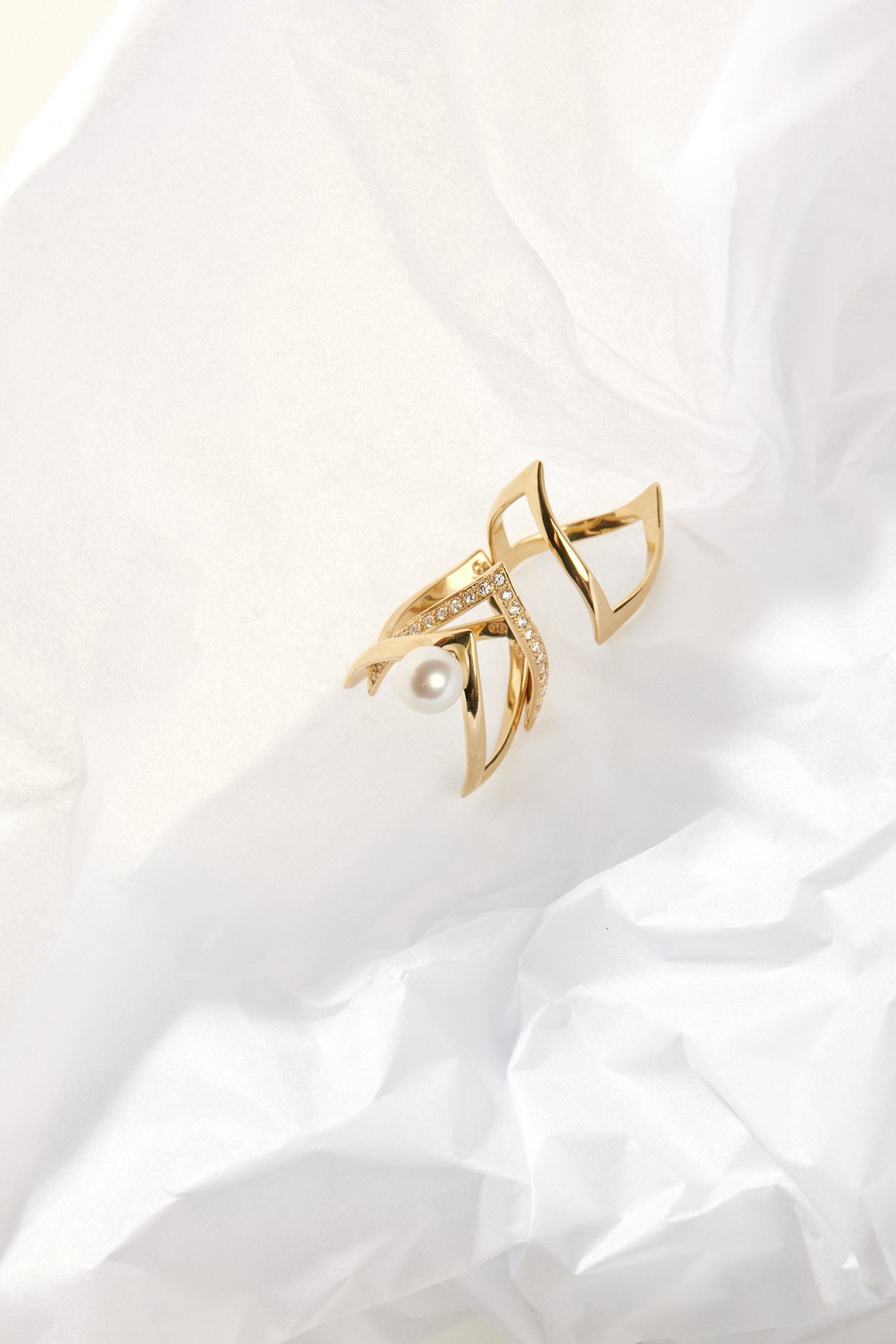 En Pointe Pearl Ring | 9K Yellow Gold| Natasha Schweitzer