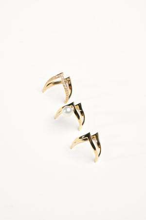 En Pointe Pearl Ring | 9K Yellow Gold | Natasha Schweitzer
