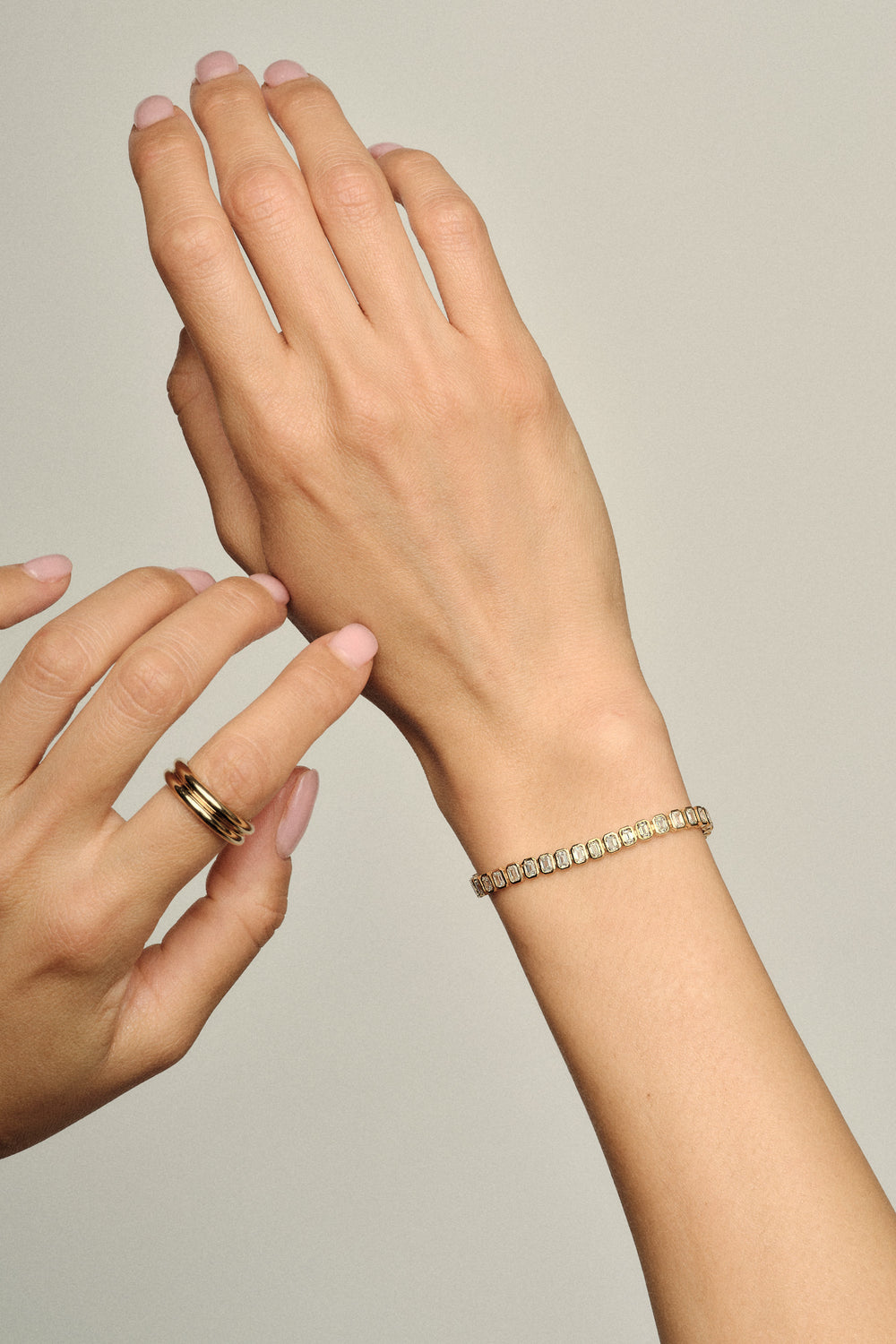 Emerald Bezel Diamond Tennis Bracelet | 18K Yellow Gold