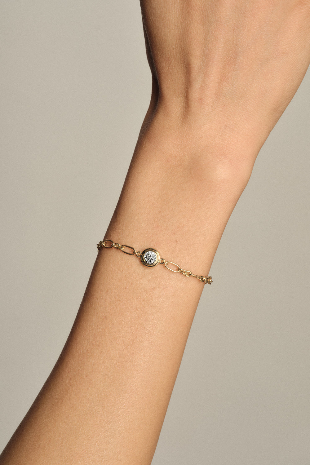 Roma Round Diamond Bracelet | 18K Yellow Gold