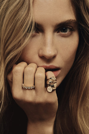 Oval Signet Ring | Yellow Gold | Natasha Schweitzer