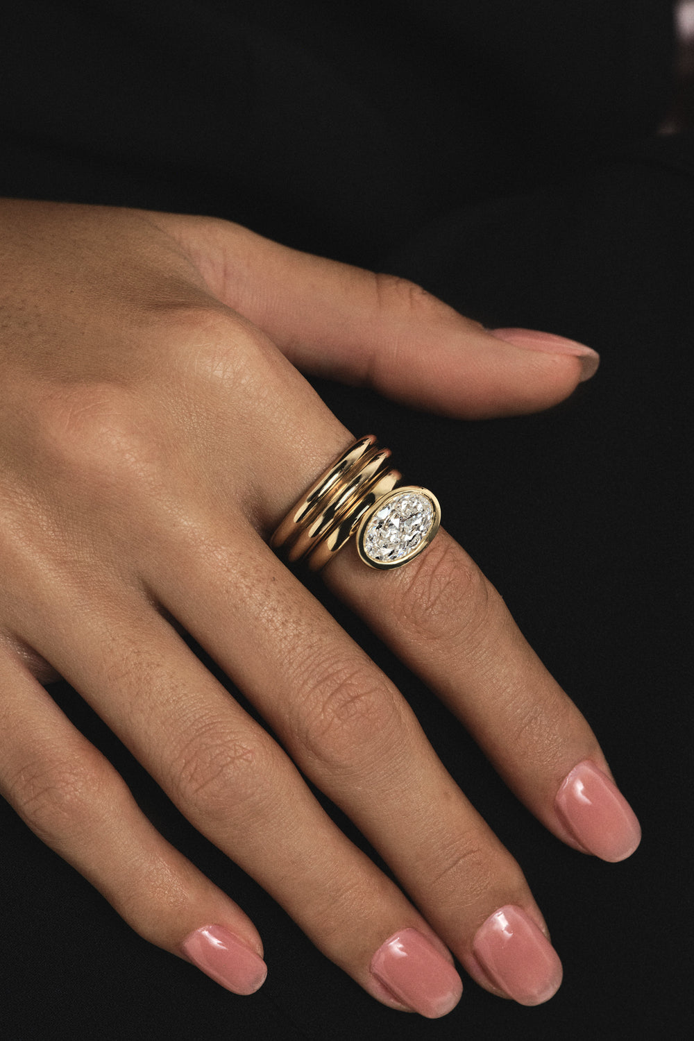 Framed Oval Bezel Ring | Rounded Band| Natasha Schweitzer