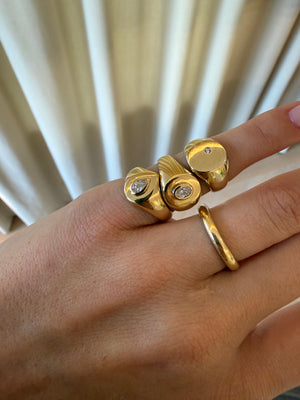 Oval Diamond Signet Ring | Yellow Gold | Natasha Schweitzer