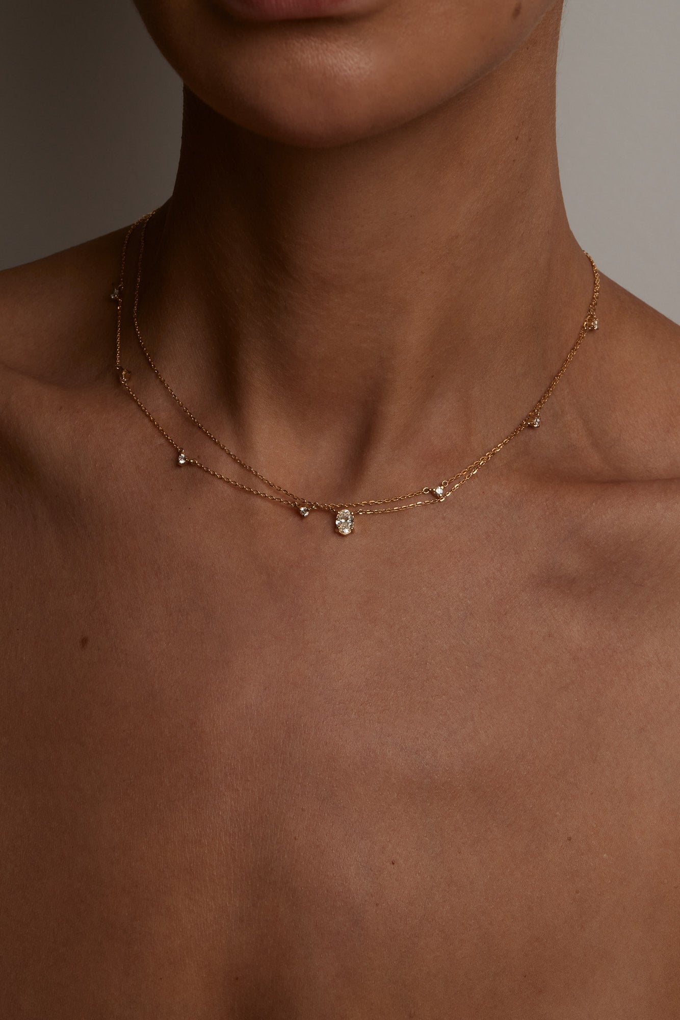 7 Round Diamond Necklace | Yellow Gold
