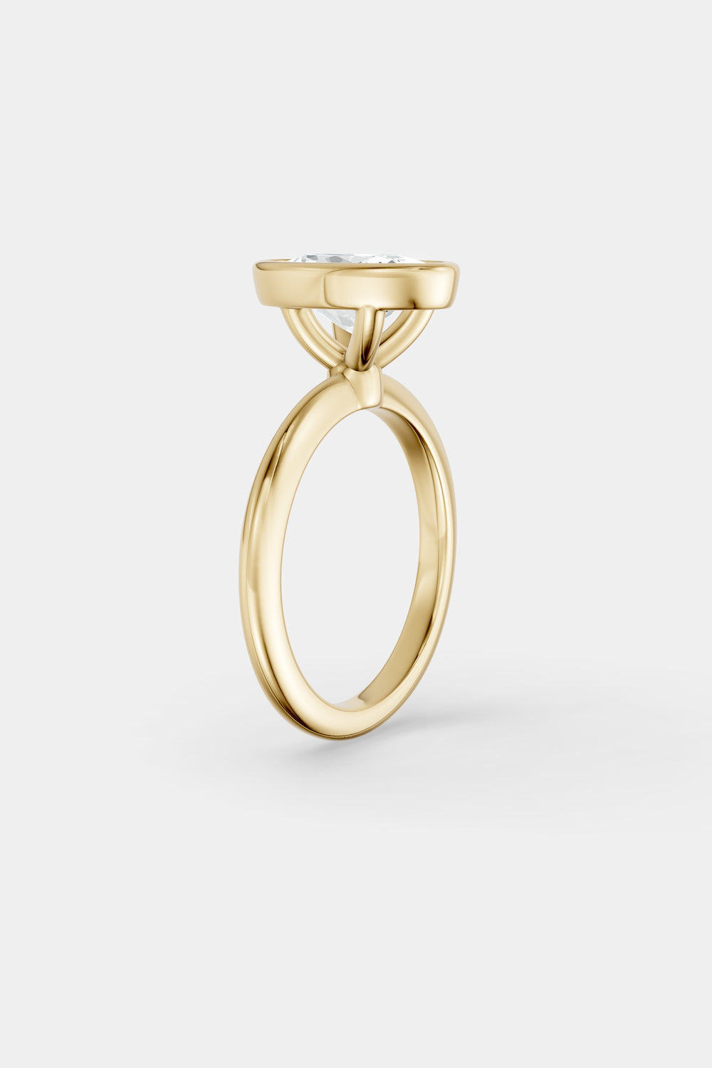 Oval Diamond Bezel Ring | 18K Gold| Natasha Schweitzer