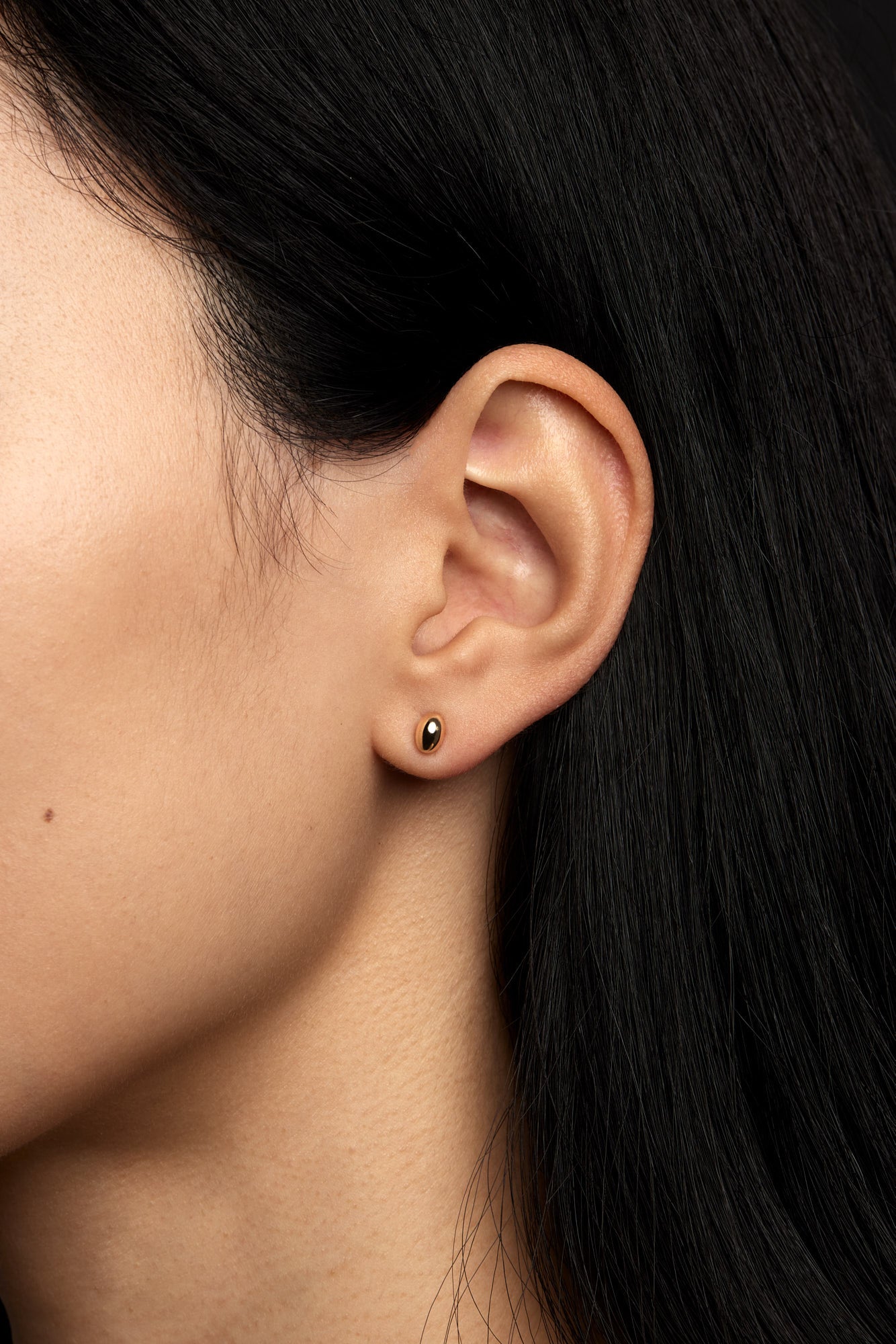 Vivienne Small Oval Studs | 9K Yellow Gold| Natasha Schweitzer