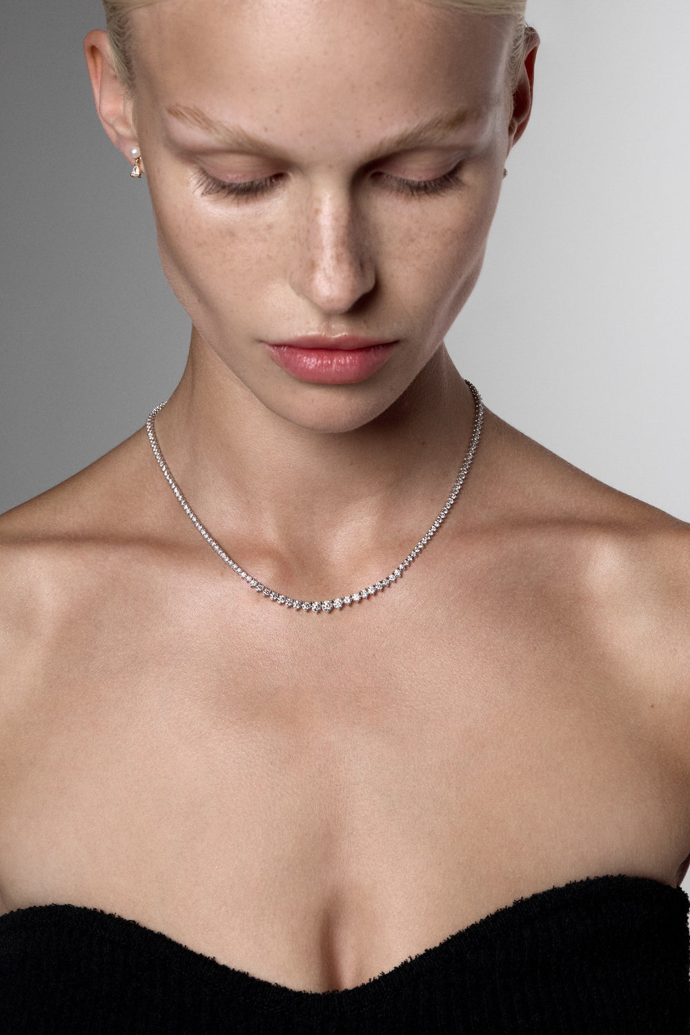 3 Claw Graduating Tennis Necklace | 18K Yellow Gold