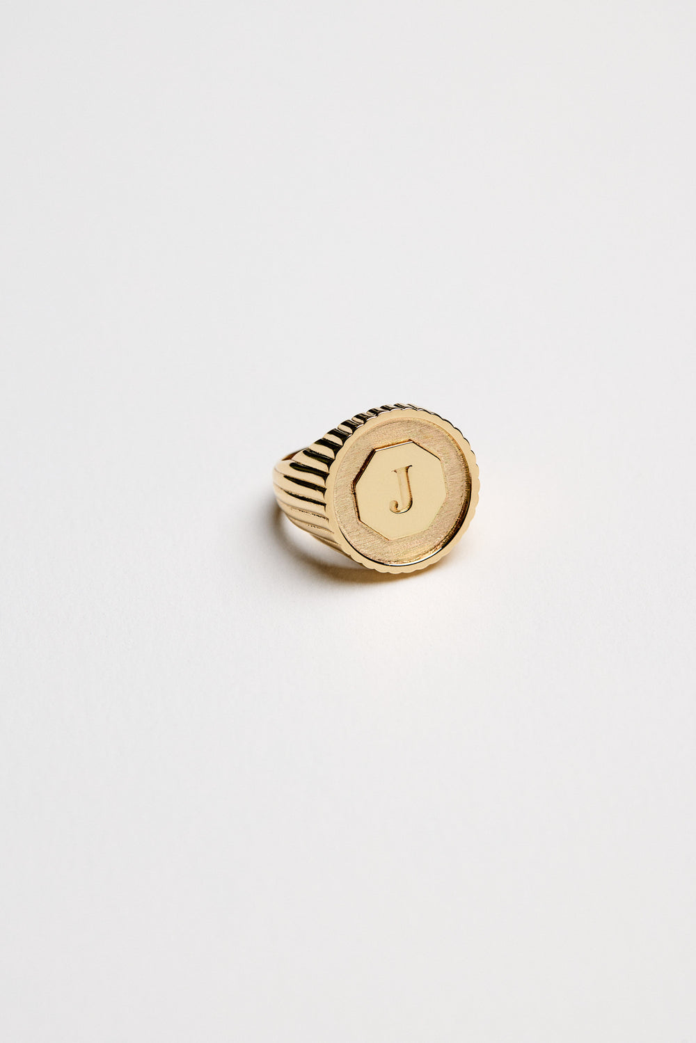 Large Letter Ring | 9K Yellow Gold
