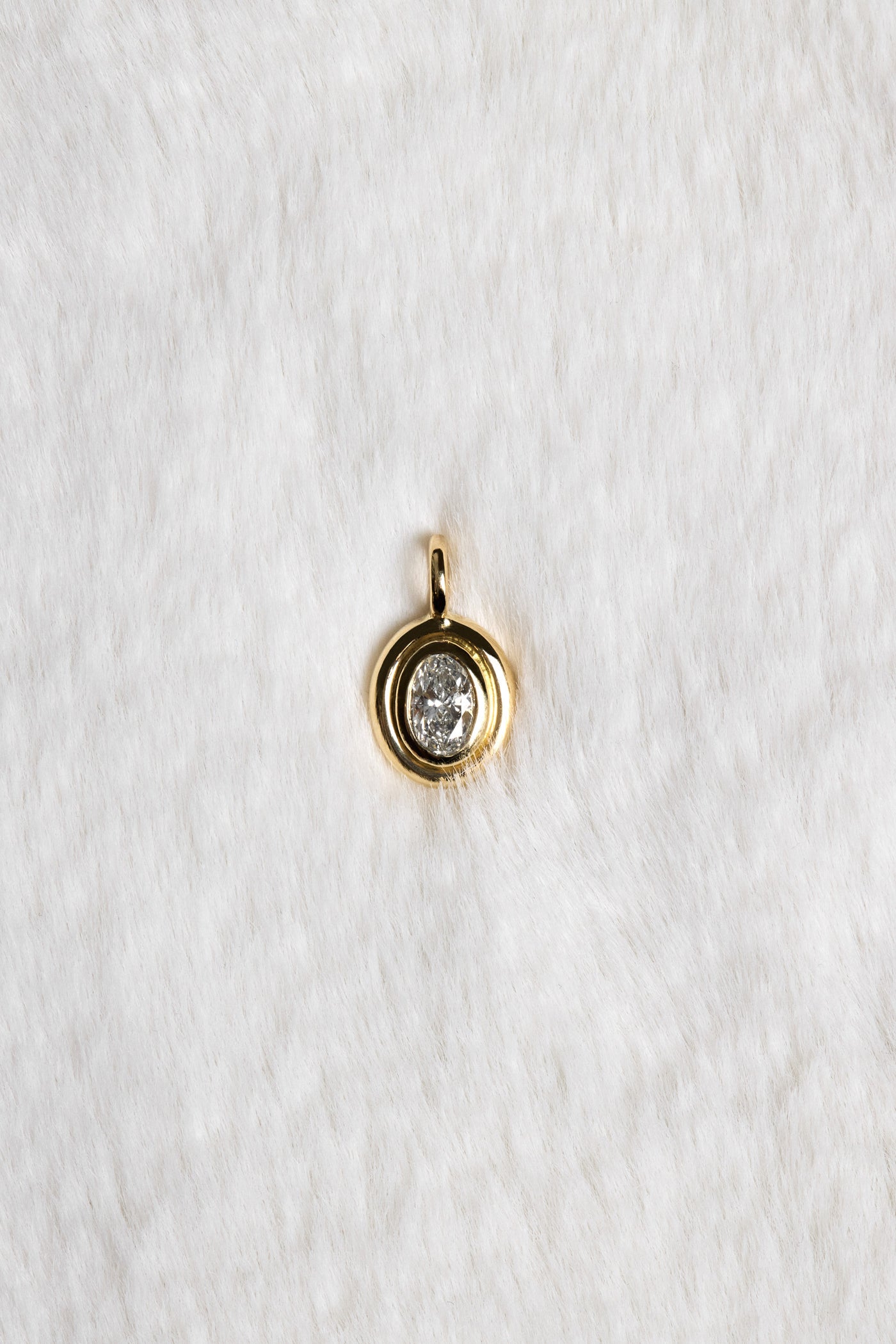 Oval Diamond Bezel Pendant | 18K White Gold