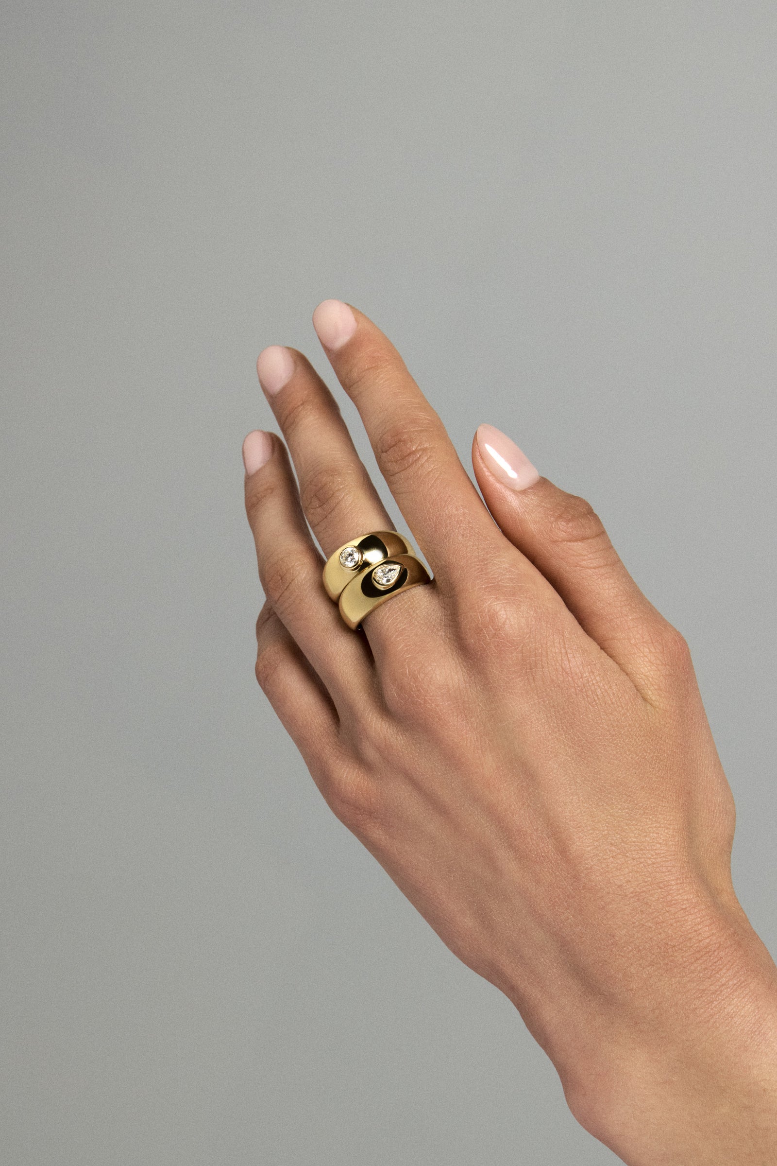 Round Diamond Bezel Blob Ring | 18K Yellow Gold| Natasha Schweitzer