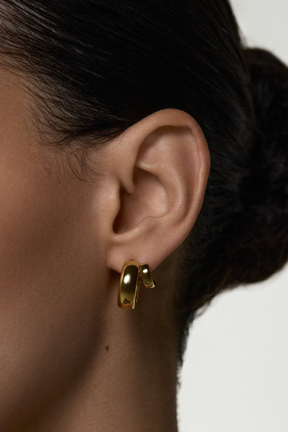 Large Sabine Hoops | Yellow Gold| Natasha Schweitzer