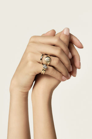 Oval Diamond Signet Ring | Yellow Gold | Natasha Schweitzer