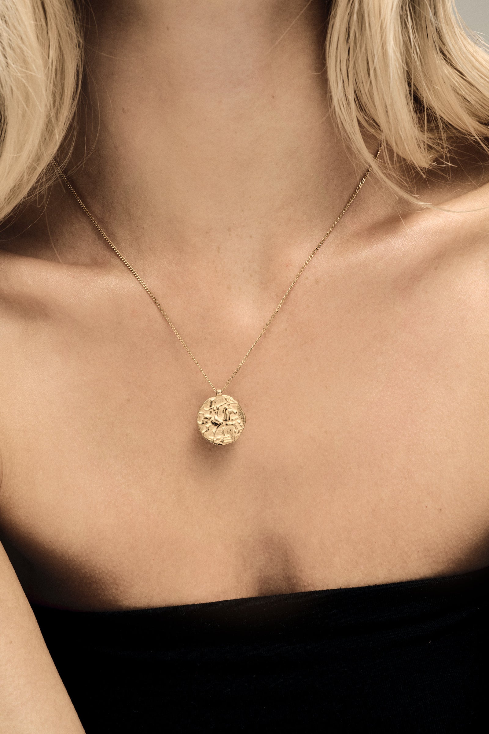 Coin Necklace | 9K Yellow Gold| Natasha Schweitzer