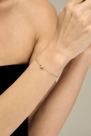 Mini Oval Diamond Bracelet | 9K Yellow or Rose Gold | Natasha Schweitzer
