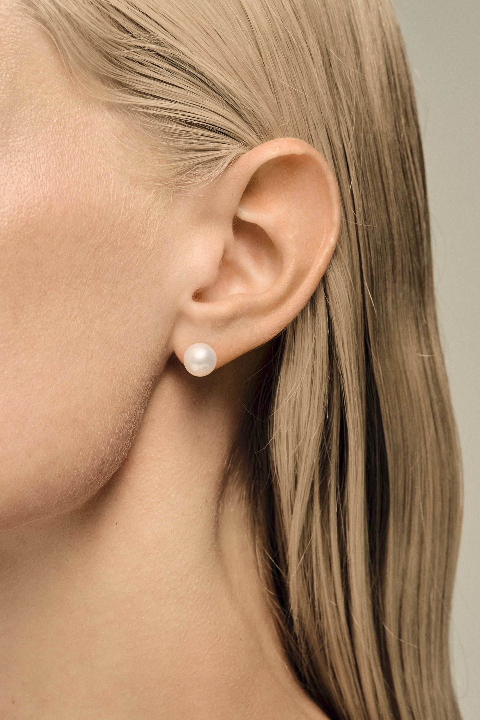 Pearl Studs | 9K Yellow Gold| Natasha Schweitzer