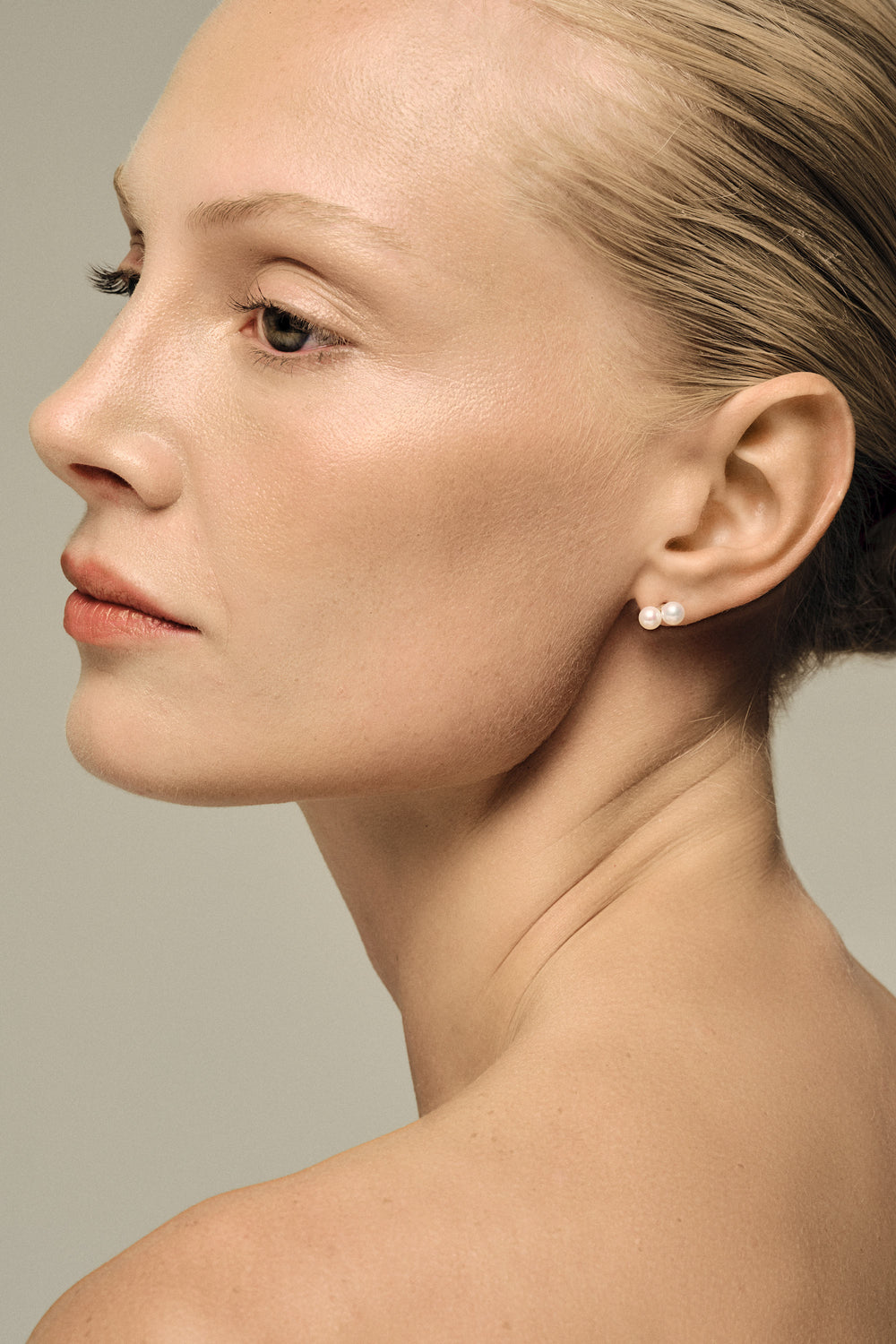 Sarah 2 Pearl Studs | 9K Yellow Gold| Natasha Schweitzer