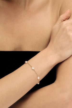 Oval Pearl Bracelet | 9K Gold | Natasha Schweitzer