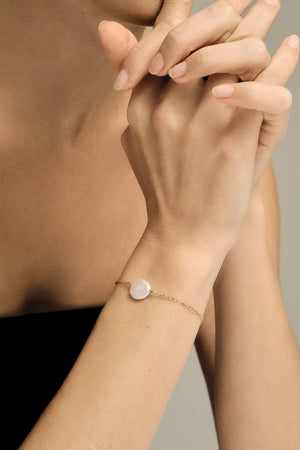 Baroque Pearl Bracelet | 9K Yellow Gold | Natasha Schweitzer