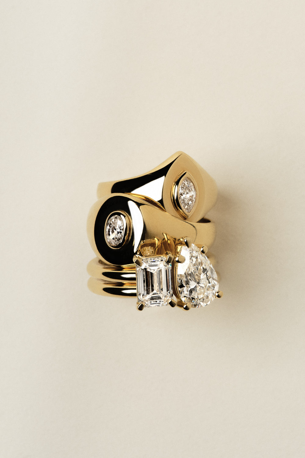 Oval Diamond Signet Ring | Yellow Gold| Natasha Schweitzer