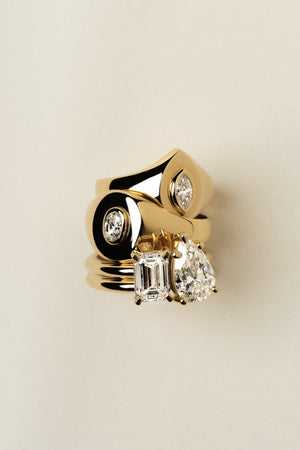Oval Diamond Signet Ring | Yellow Gold | Natasha Schweitzer