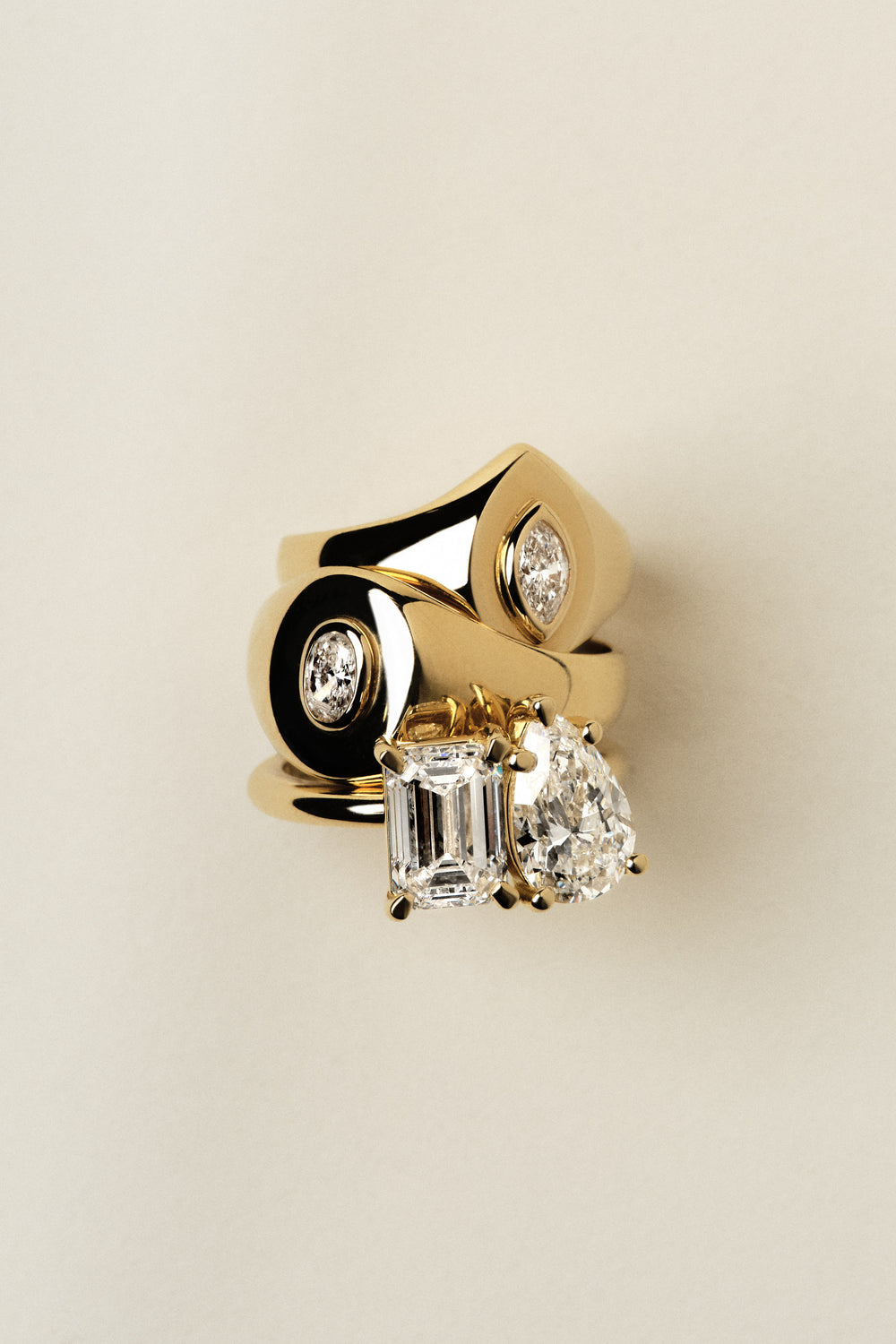 Oval Diamond Signet Ring | Yellow Gold| Natasha Schweitzer