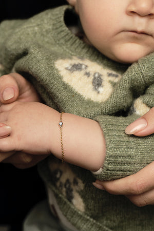 Baby Round Birthstone Bracelet | 9K White Gold | Natasha Schweitzer
