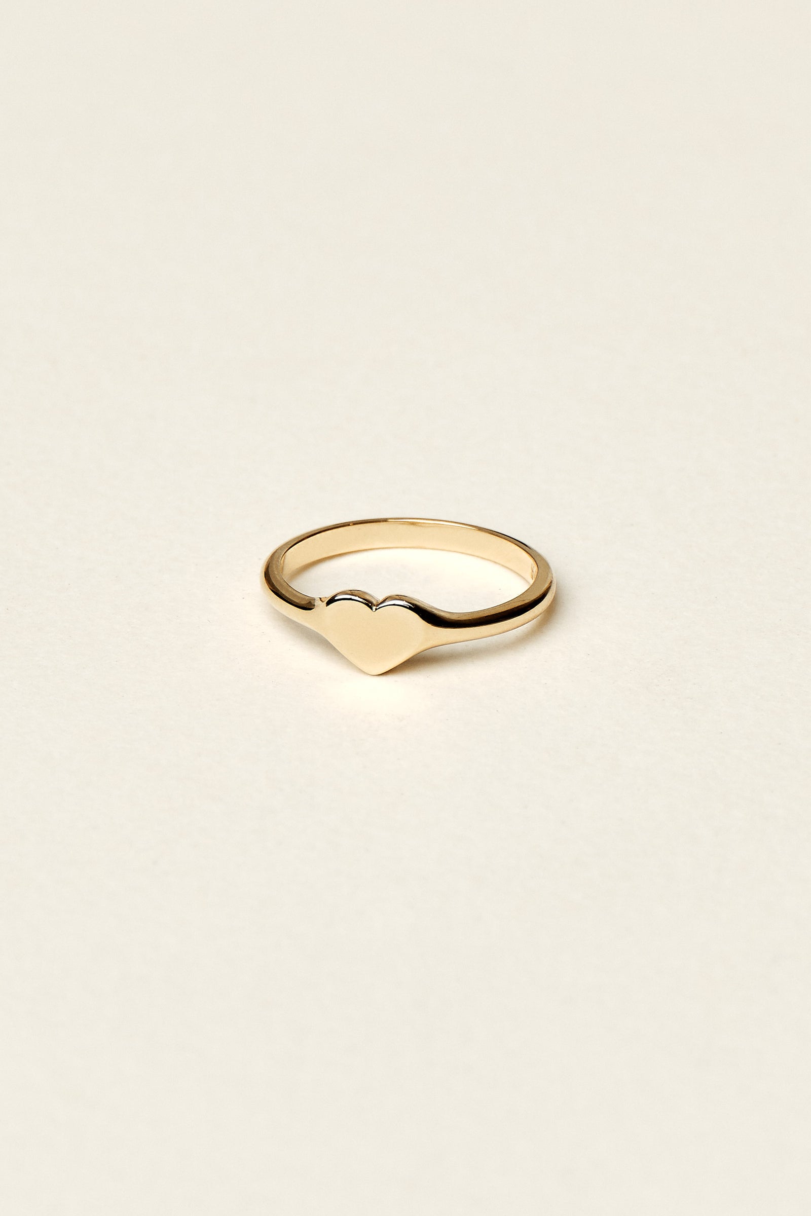 Mini Heart Signet Ring | White Gold| Natasha Schweitzer