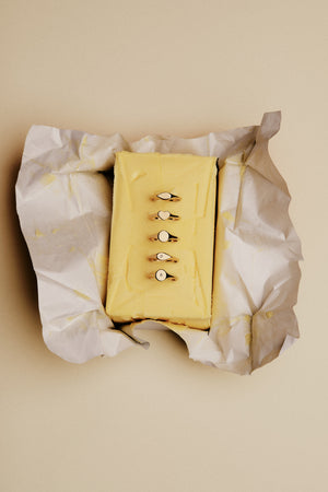 Mini Oval Signet Ring | Yellow Gold | Natasha Schweitzer