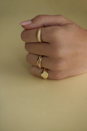 Pear Signet Ring | Yellow Gold | Natasha Schweitzer