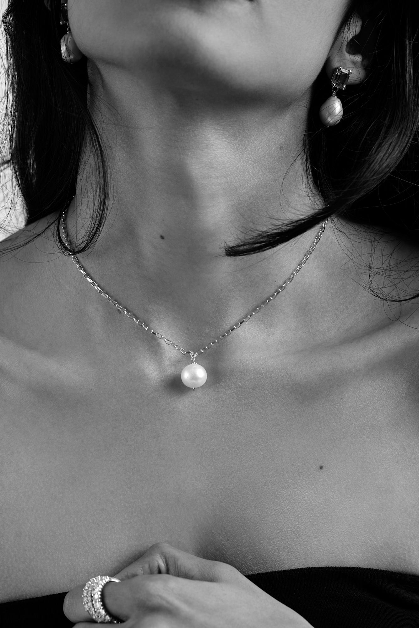 Daria Pearl Choker | Silver| Natasha Schweitzer
