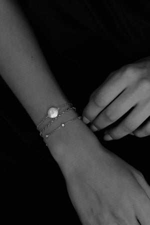 Baroque Pearl Bracelet | Silver | Natasha Schweitzer