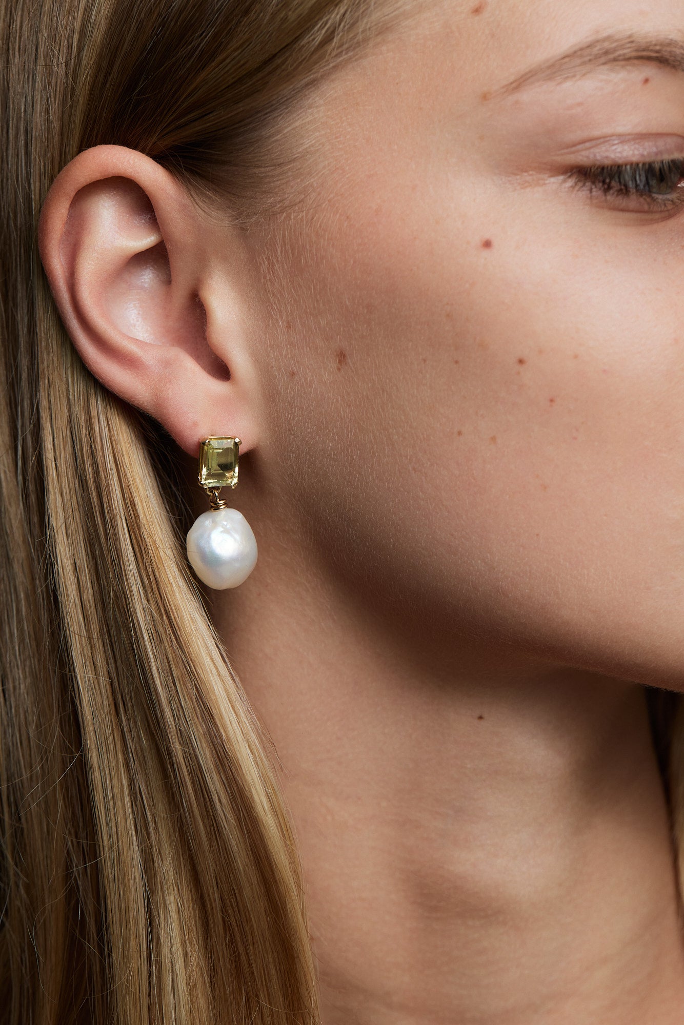 Emerald Lemon Quartz Earrings | 9K Yellow Gold