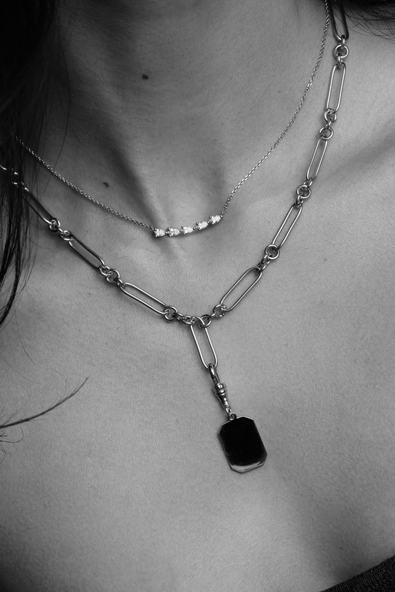 Curved Pear Diamond Bar Necklace | 18K White Gold