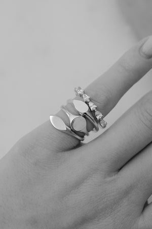 Mini Pear Signet Ring | White Gold | Natasha Schweitzer