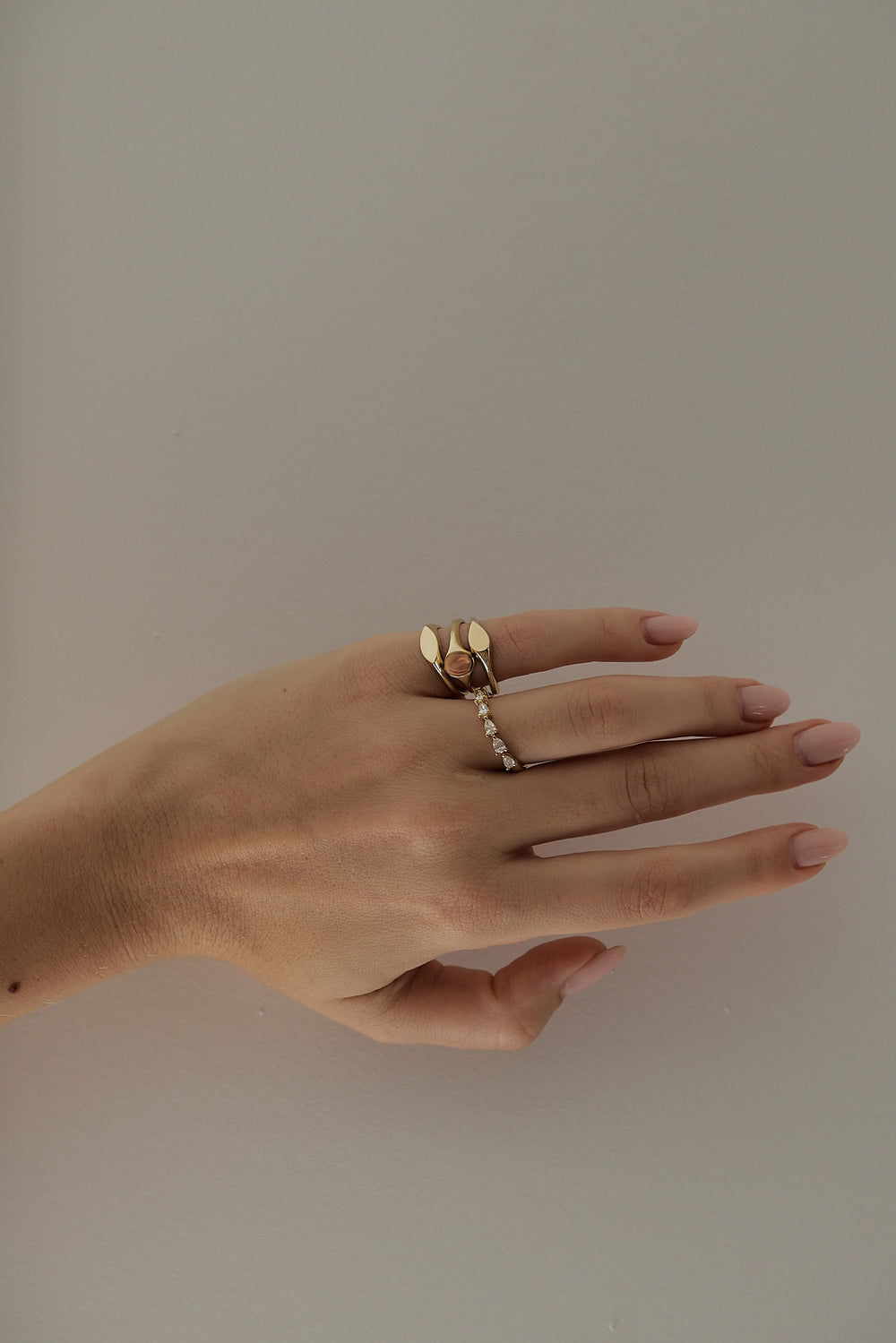 Mini Pear Signet Ring | Yellow Gold| Natasha Schweitzer