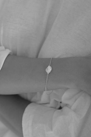 Baroque Pearl Bracelet | Silver | Natasha Schweitzer