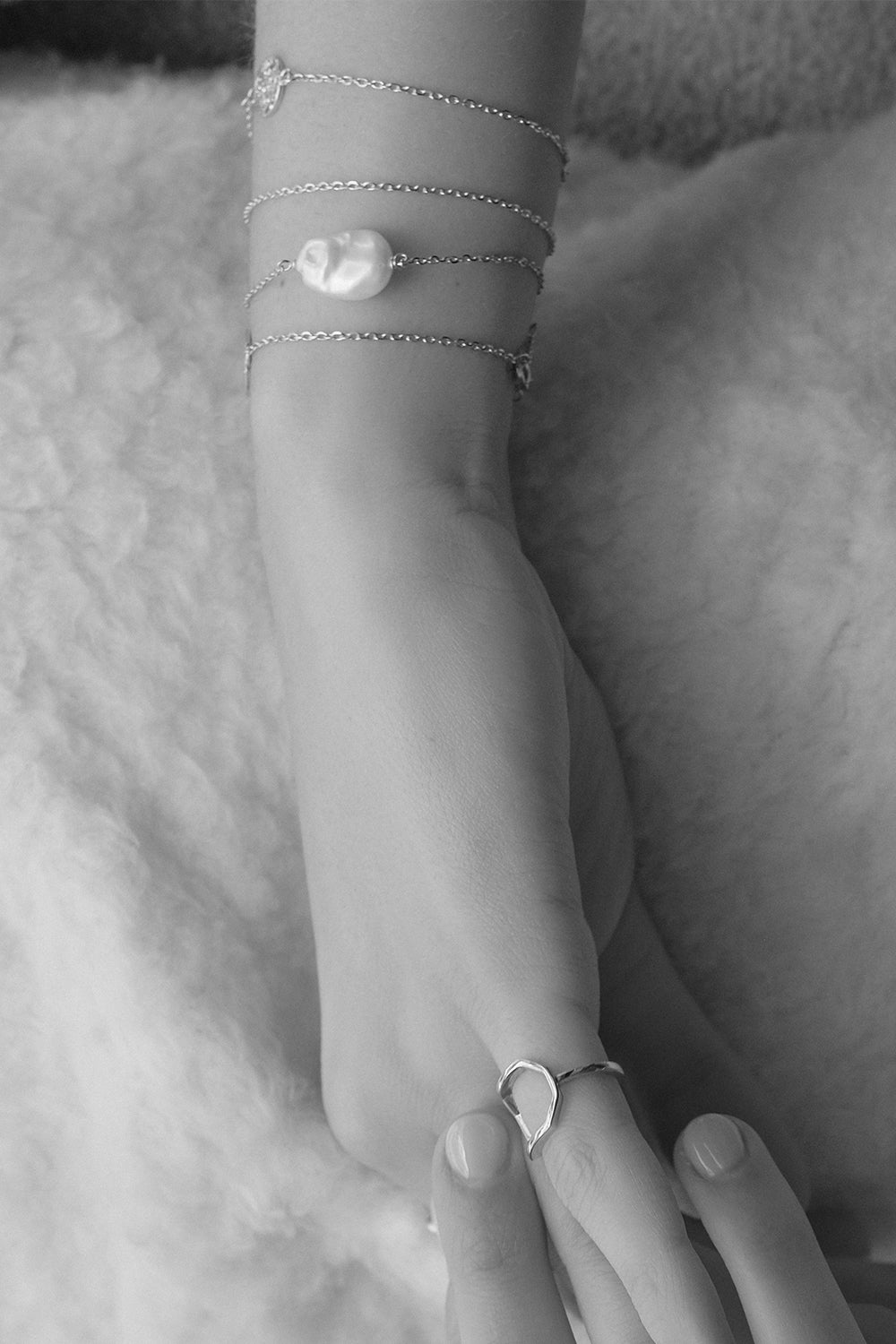 Baroque Pearl Bracelet | Silver| Natasha Schweitzer