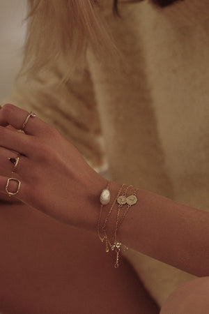Baroque Pearl Bracelet | 9K Yellow Gold | Natasha Schweitzer