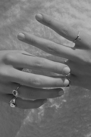 El Ring with Diamond | 9K White Gold | Natasha Schweitzer