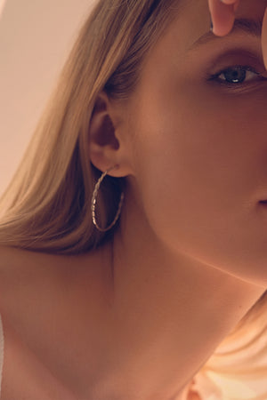 Helix Earrings Medium | Gold | Natasha Schweitzer