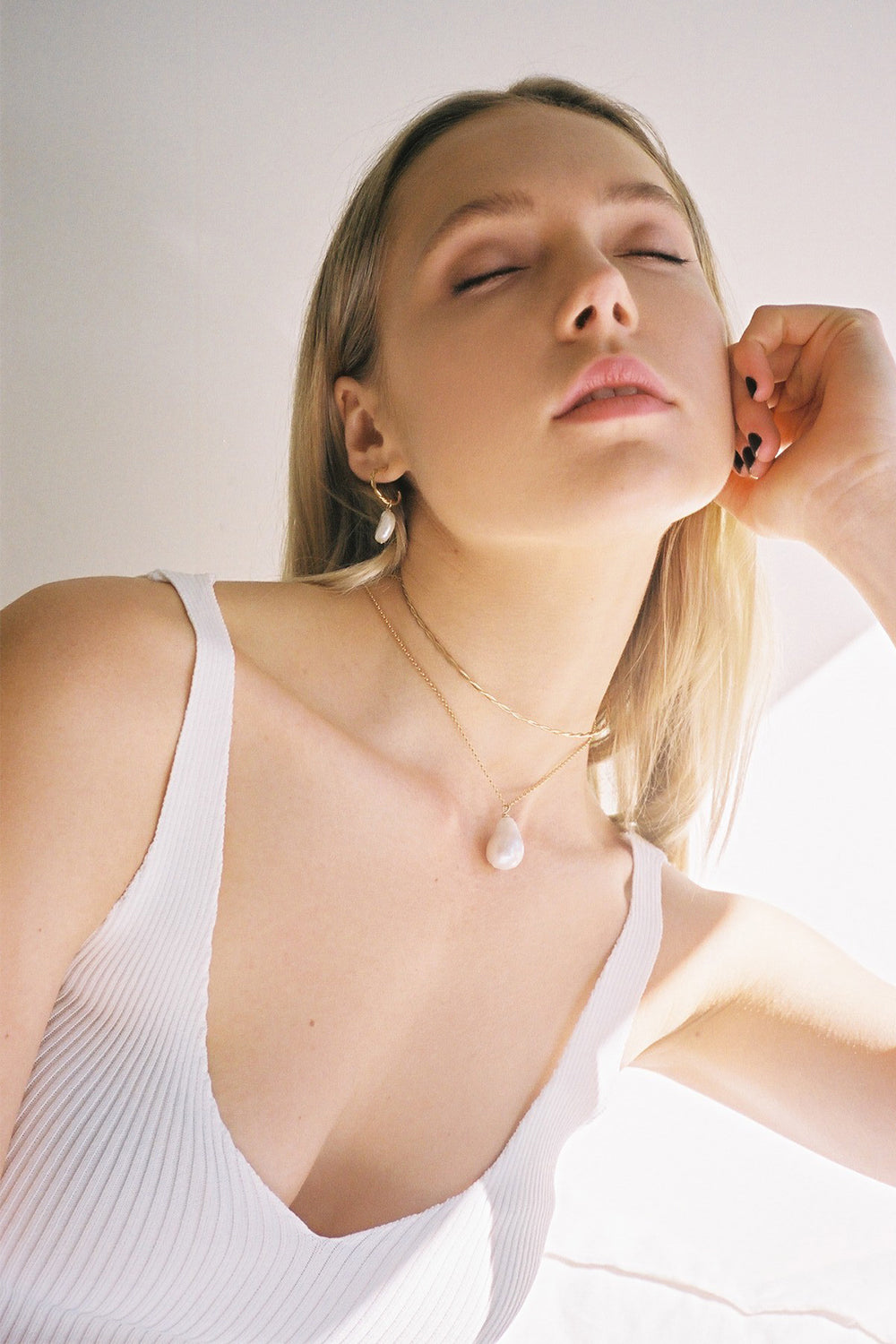Helix Pearl Earrings Small | 9K Yellow Gold| Natasha Schweitzer