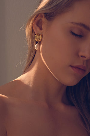 Jamie Pearl Earrings | Gold | Natasha Schweitzer