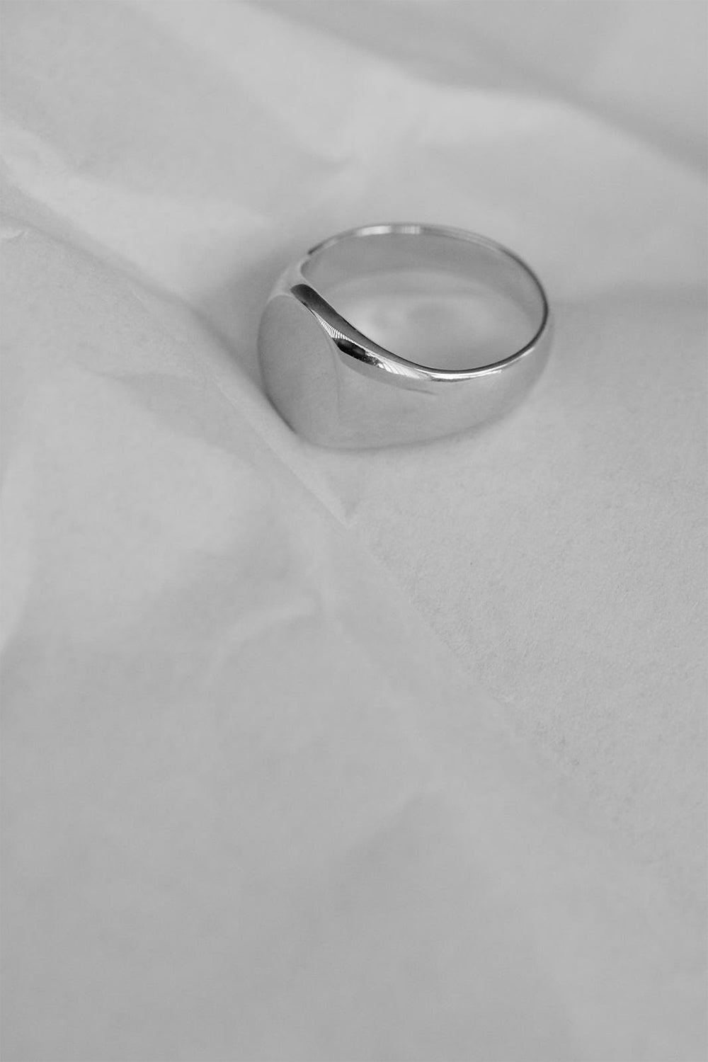 Oval Signet Ring | White Gold| Natasha Schweitzer
