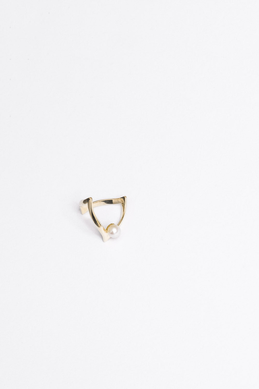 En Pointe Pearl Ring | 9K Yellow Gold| Natasha Schweitzer