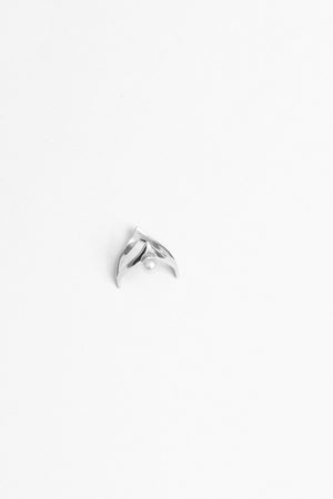 En Pointe Ring with Pearl | Silver | Natasha Schweitzer